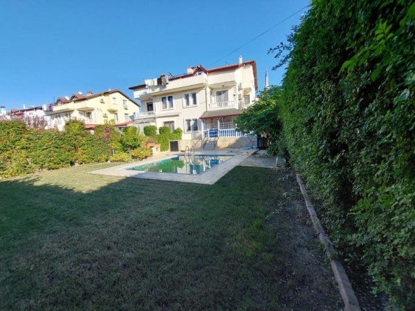 Satılık 4+1 havuzlu eşyalı  ikiz villa Fethiye Foca