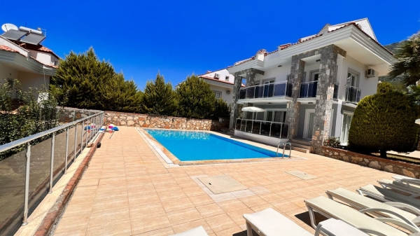 For sale 3-bedroom and 3-bathroom villa with private pool anad garden.