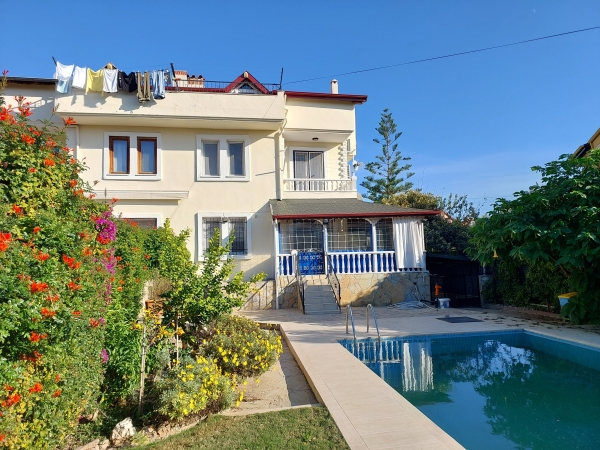 Satılık 4+1 havuzlu eşyalı  ikiz villa Fethiye Foca